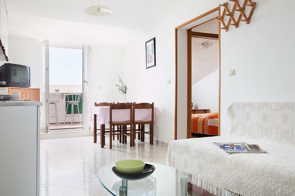Apartments Iris Rabac Εξωτερικό φωτογραφία