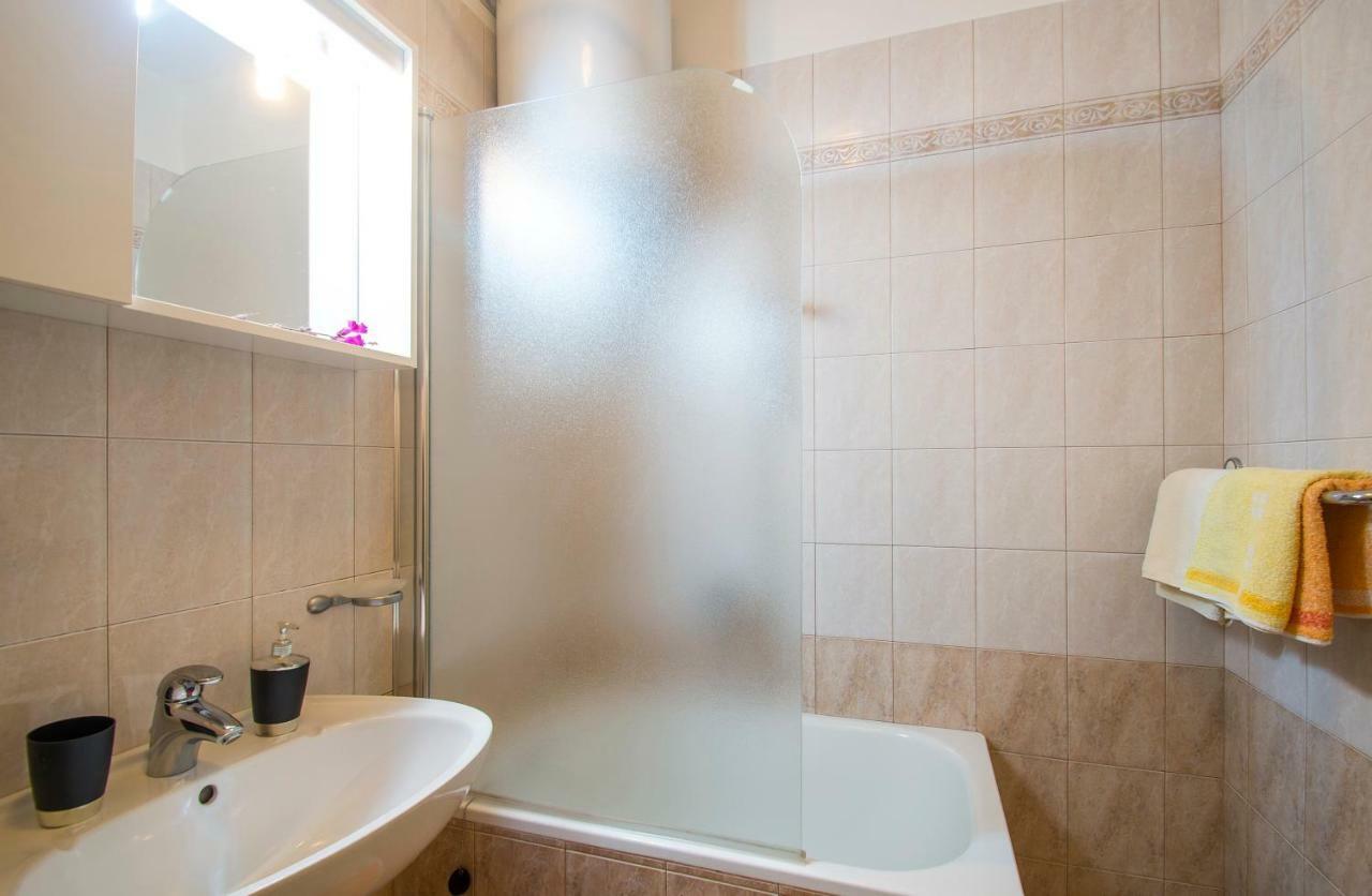 Apartments Iris Rabac Εξωτερικό φωτογραφία
